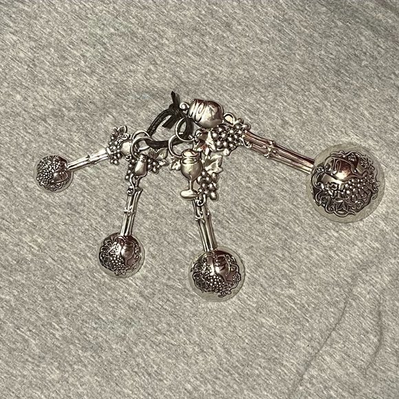 Ganz Wine Grapes Measuring Spoons 4 Piece Set - Picture 4 of 7